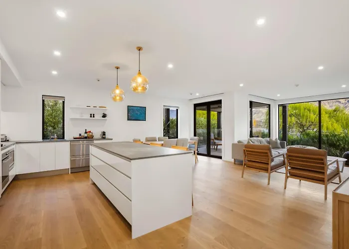 Lakefront Luxury 3 Bedroom 公寓 瓦纳卡